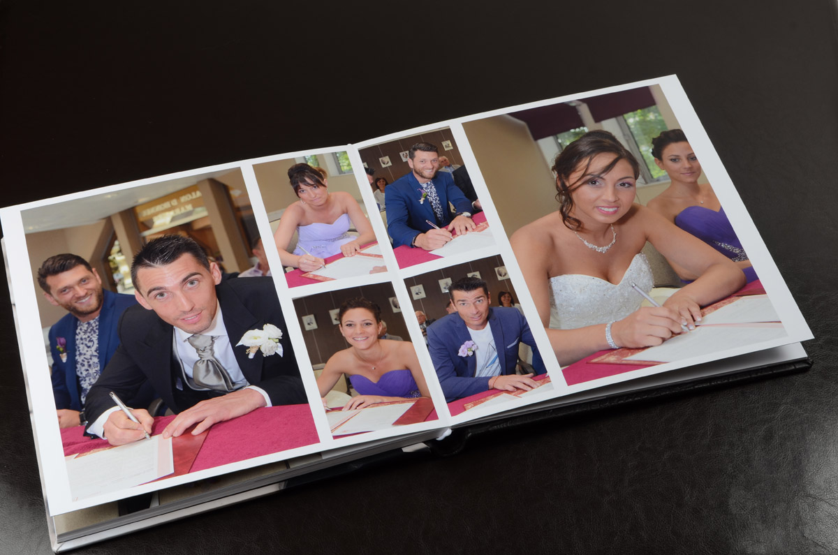double page de livre album de mariage à Montmélian (73) : signature des registres à la mairie