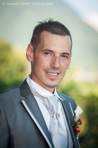 Photographe de mariage en Savoie : portrait du marié