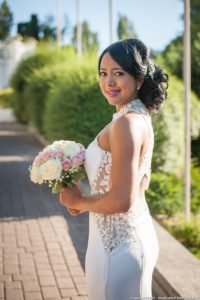 Mariée de dos, devant l'Imperial Palace à Annecy