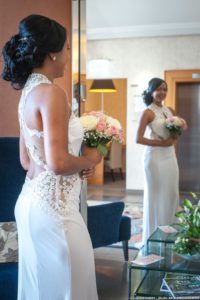 Photographe de mariage en Haute Savoie (74) : la mariée et son reflet à l'Imperial Palace