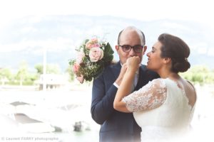 Photographe de mariage au lac du Bourget, Savoie, photos de couple près du port