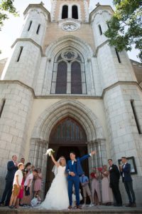 mariage à Albertville : sortie de la cérémonie à l'église