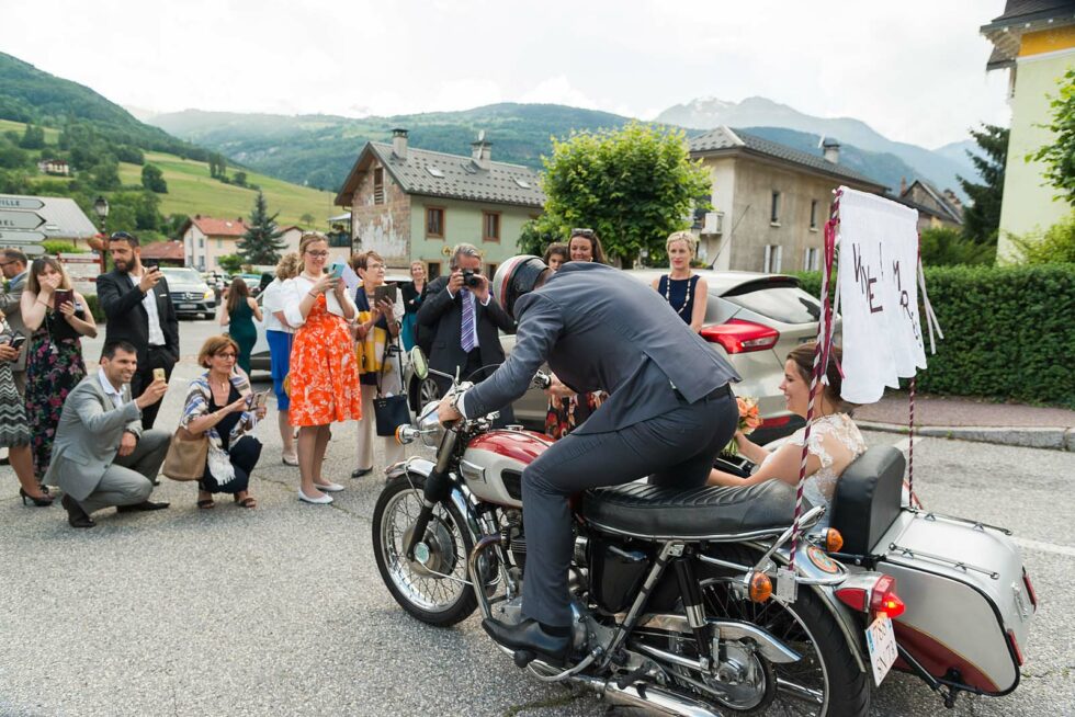Photographe de mariage à Aigueblanche