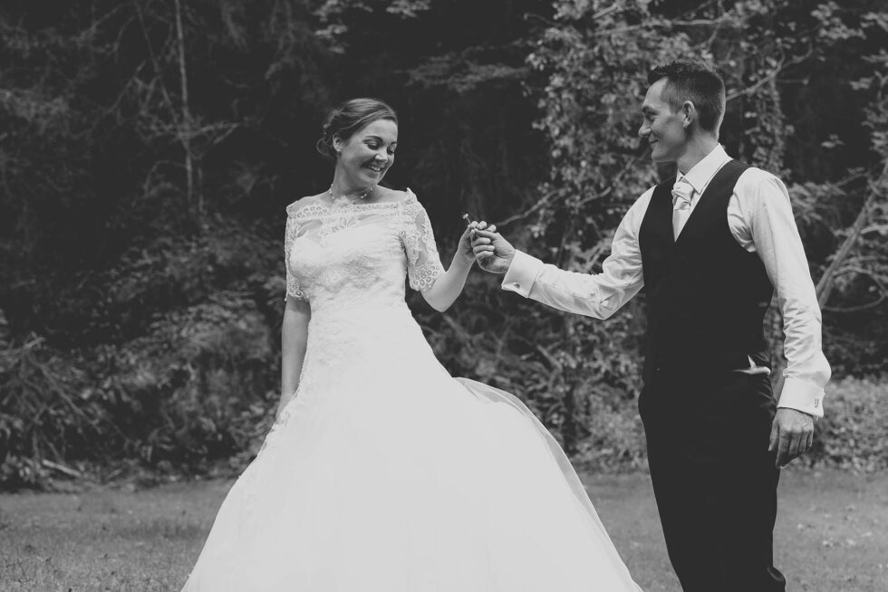 photo des mariés, sépia, photographe de mariage en Savoie (73)