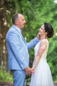 Photo de couple à Saint-Jean-de-Sixt : mariage dans les Aravis