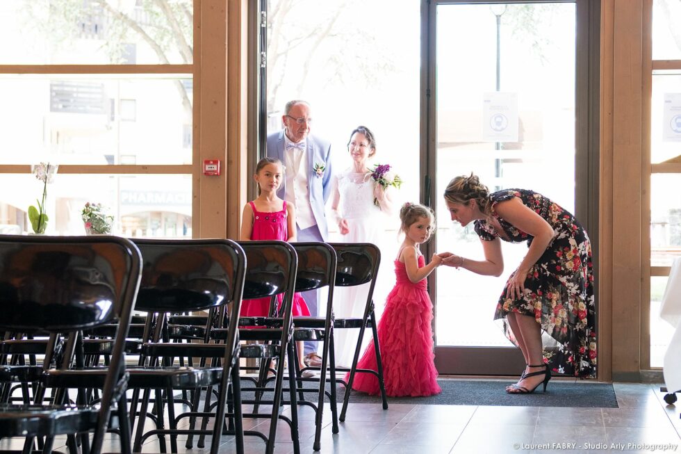 Photographe de mariage dans les Aravis : cérémonie laïque dans la salle Sixtine
