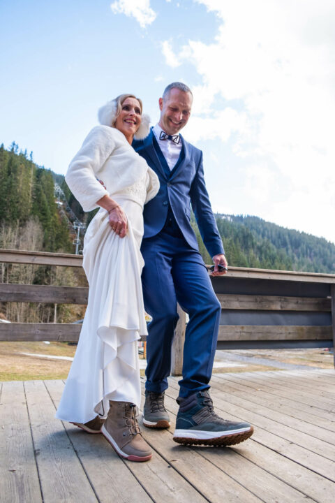 Photographe de mariage à la montagne : pas de danse des mariés