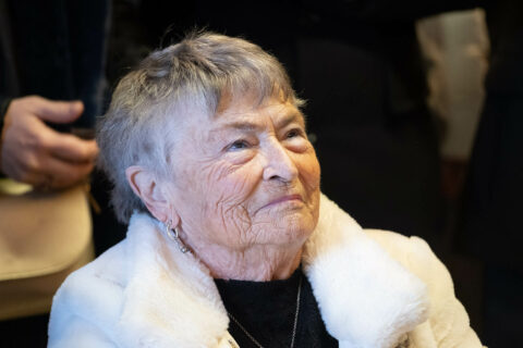Photographe de mariage à la montagne : portrait pendant la cérémonie