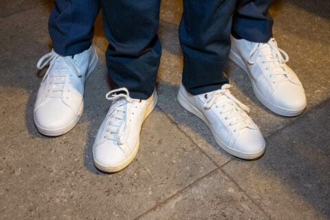 Photographe de mariage à la Datcha : détail vestimentaire du marié et son fils