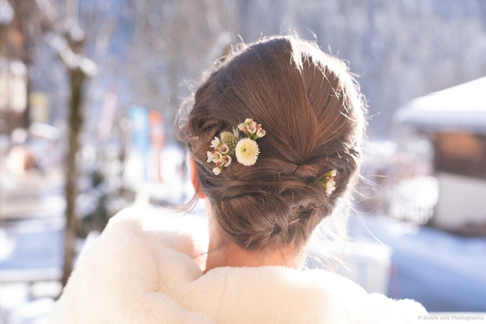 mariage à la montagne en hiver : préparation de la mariée
