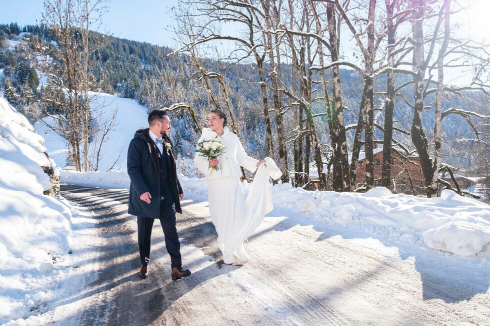 Mariage en hiver à la Giettaz : les mariés viennent de se retrouver