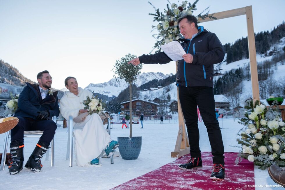 Cérémonie laïque dans la neige à la montagne : discours du papa de la mariée